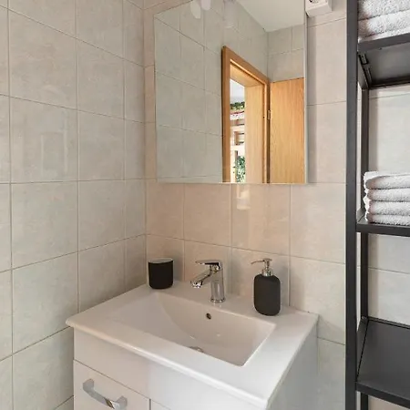 Apartma Vevce